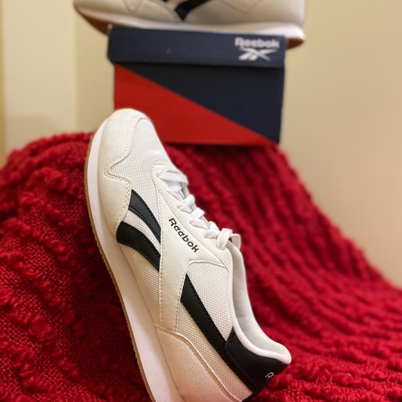 REEBOK White/black women’s walking shoe, Size 8 - Picture 11 of 11